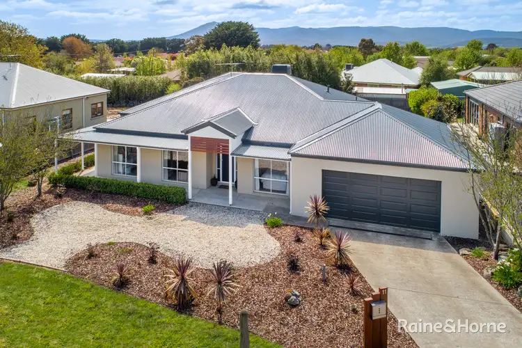 11 Vernon Close, New Gisborne VIC 3438