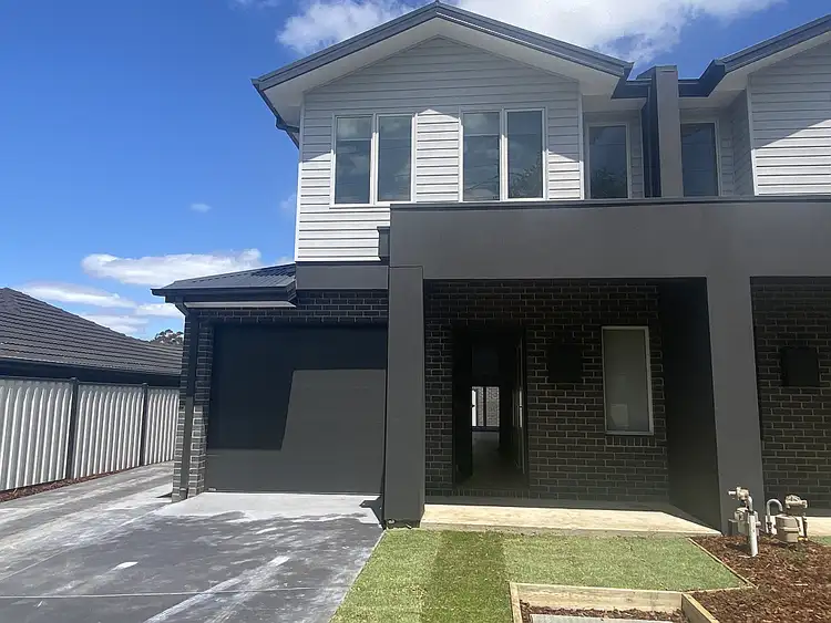 2/76 Macedon Street, Sunbury VIC 3429