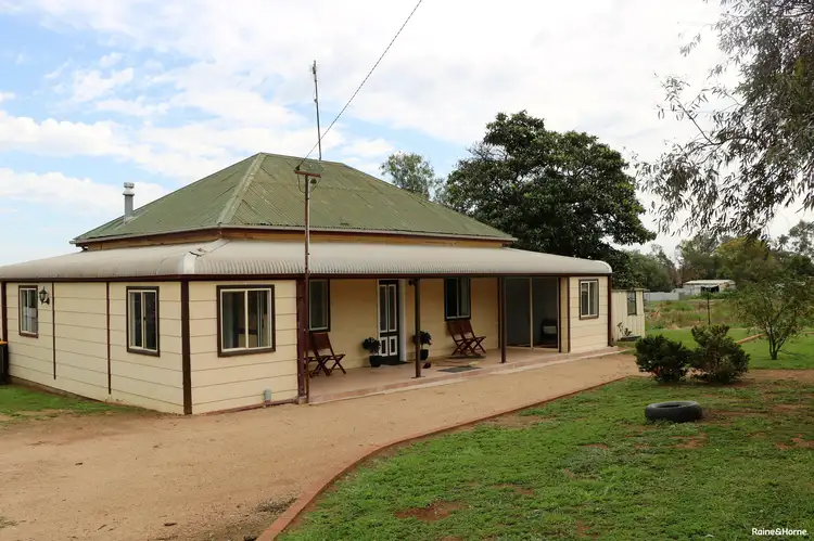 168 Caswell Street, Peak Hill NSW 2869