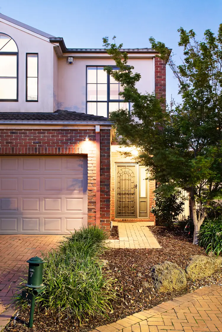 Second view of Homely house listing, 7 Reid Walk, Macleod VIC 3085