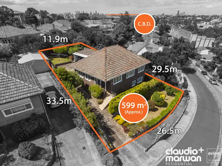 24 Greenbank Crescent, Pascoe Vale South VIC 3044