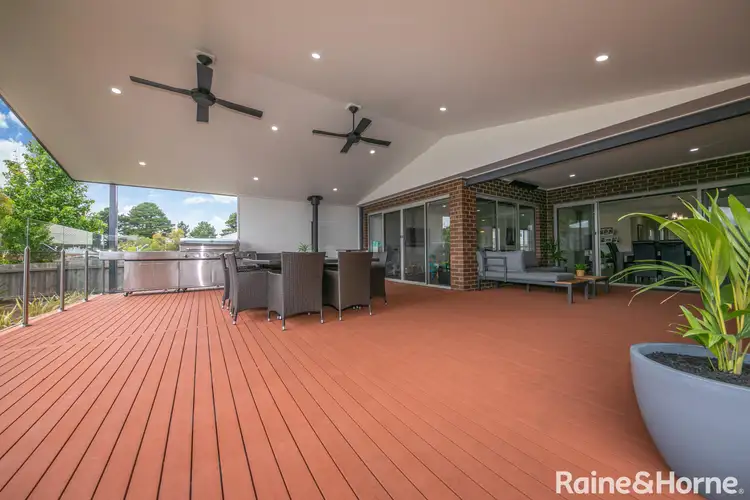 15 Charters Avenue, Gisborne VIC 3437