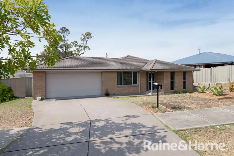 4 Devonshire Street, Cameron Park NSW 2285