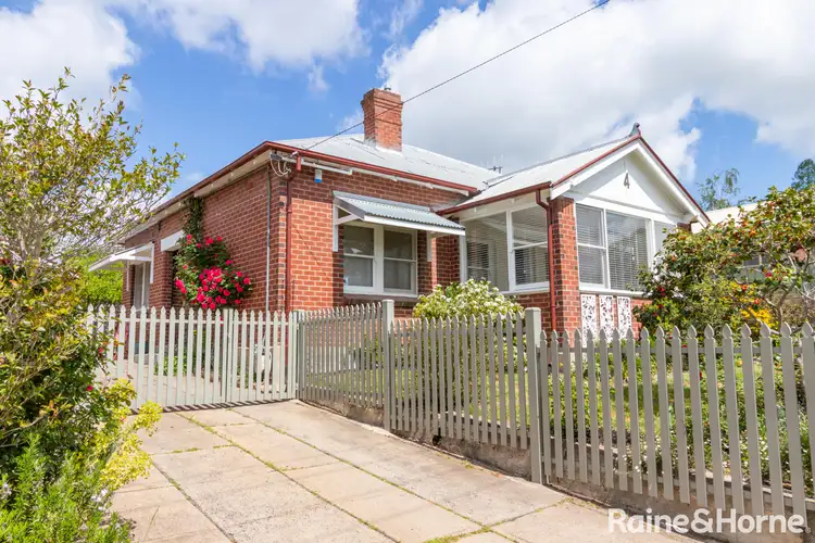 4 Clements Street, Bathurst NSW 2795