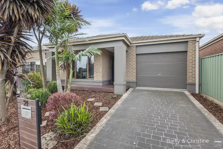 21 Park Orchard Drive, Pakenham VIC 3810