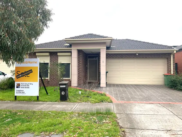 Main view of Homely house listing, 8 ROSLEIGH DRIVE, Craigieburn VIC 3064