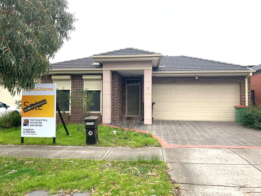 Main view of Homely house listing, 8 ROSLEIGH DRIVE, Craigieburn VIC 3064