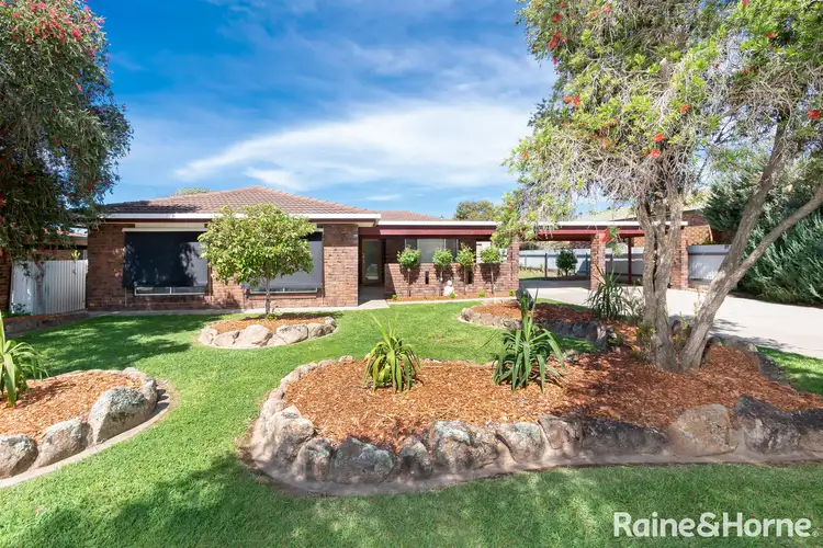 51 Balleroo Crescent, Glenfield Park NSW 2650