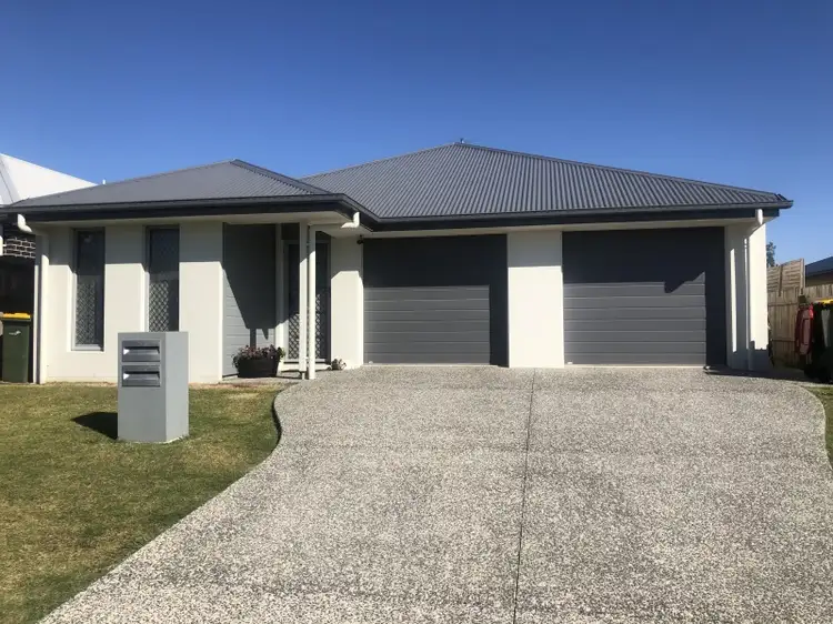 1 & 2/5 Awoonga Cr, Morayfield QLD 4506