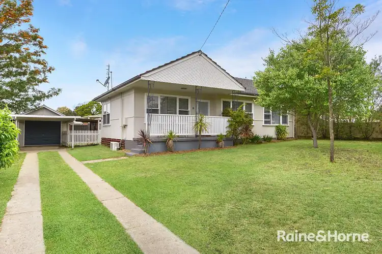 8 McDonald Avenue, Nowra NSW 2541