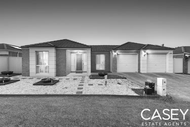 16 Butterfield Place, Cranbourne East VIC 3977