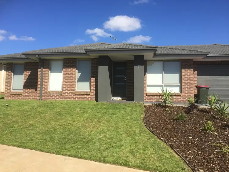 Second view of Homely house listing, 5 Lampton Way, Sunbury VIC 3429