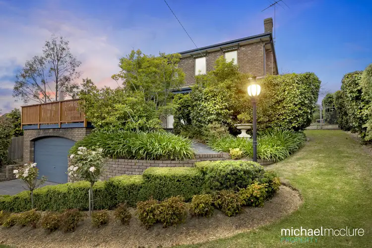 8 Olinda Place, Frankston VIC 3199