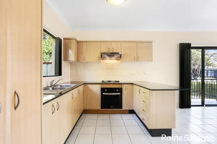 1/102 Caroline Street