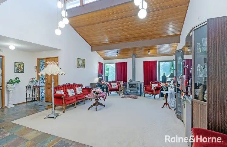 Main view of Homely house listing, 5 Plumpton Court, Endeavour Hills VIC 3802