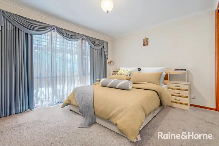 Sixth view of Homely house listing, 5 Plumpton Court, Endeavour Hills VIC 3802