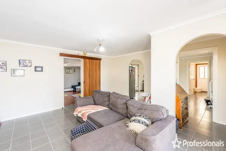 Sixth view of Homely house listing, 3 Astron Place, Waggrakine WA 6530