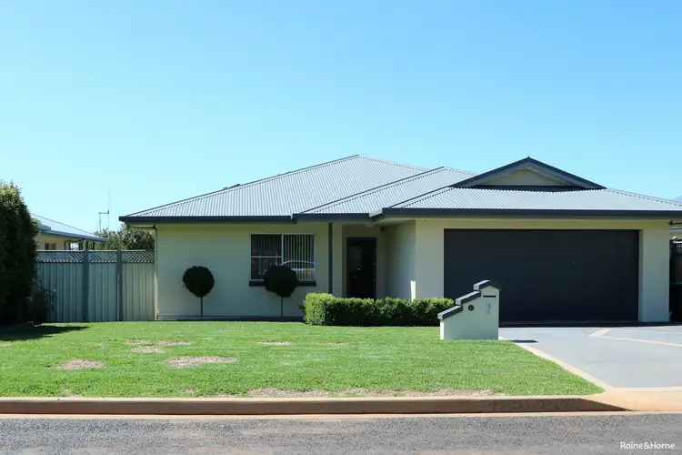7 Koala Street, Parkes NSW 2870