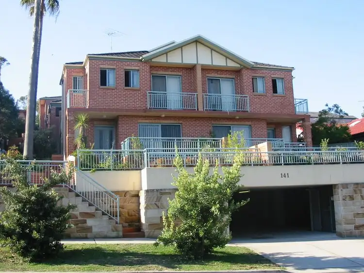 141 Oberon Street