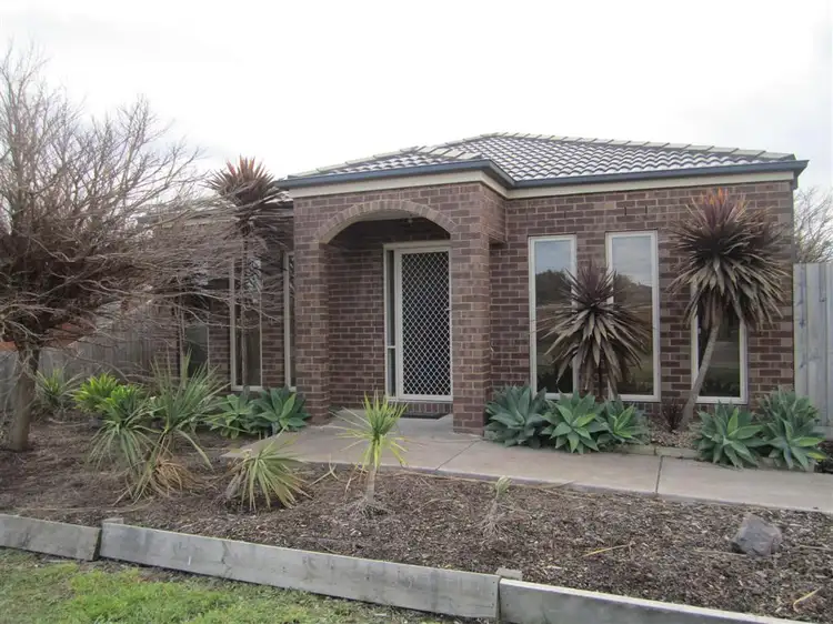 2 CLYDE COURT