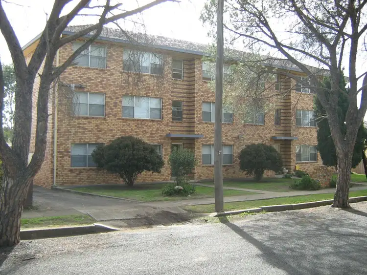 2/43 Gipps Street, Tamworth NSW 2340
