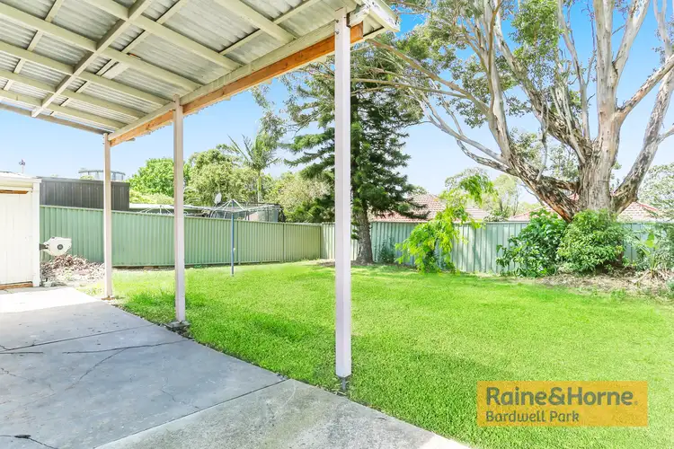 76 Canarys Road, Roselands NSW 2196