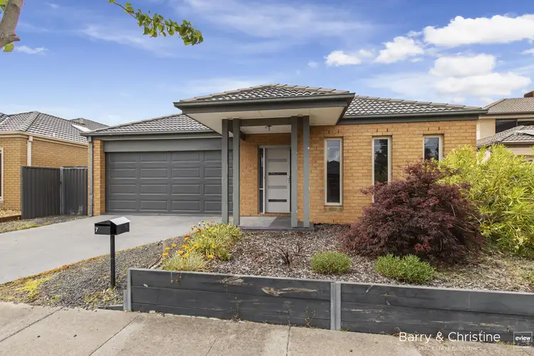 7 Greenway Drive, Pakenham VIC 3810