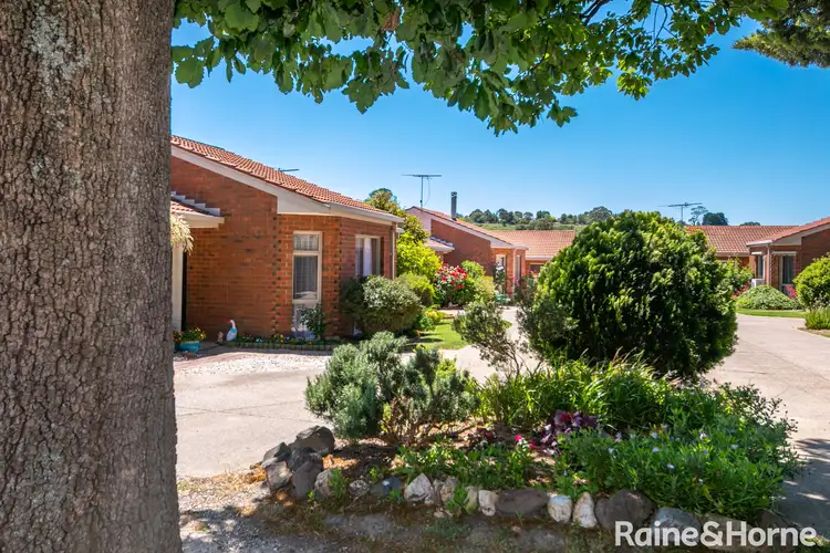 Second view of Homely house listing, 5/92 Hamilton Street, Gisborne VIC 3437