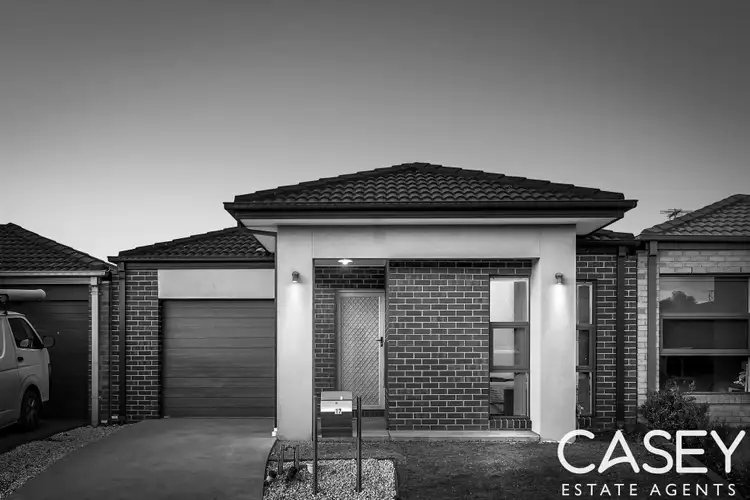 17 Dellinea Street, Cranbourne North VIC 3977
