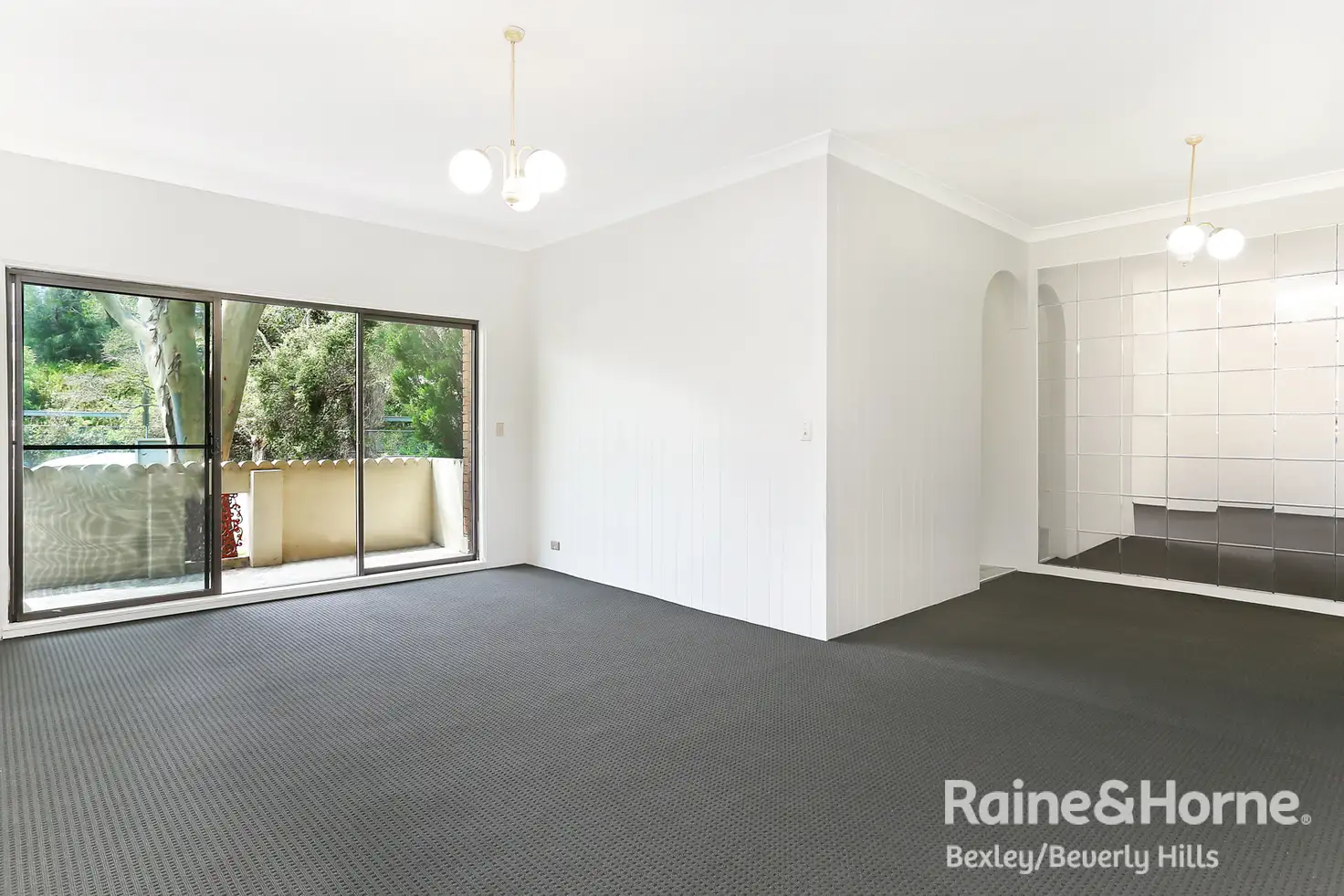 Main view of Homely unit listing, 2/376 Railway Parade, Carlton NSW 2218