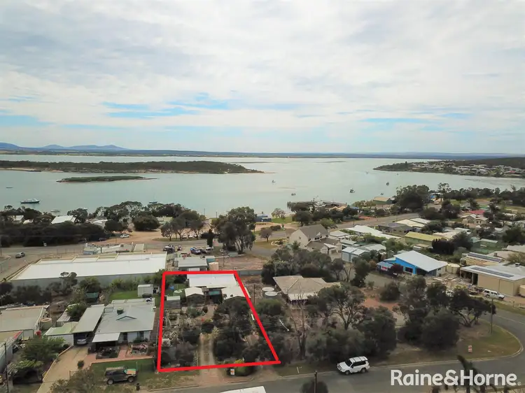 40 Flinders Avenue, Coffin Bay SA 5607