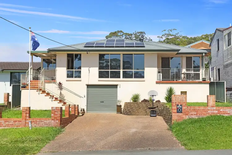3 Julie Street, Berkeley Vale NSW 2261