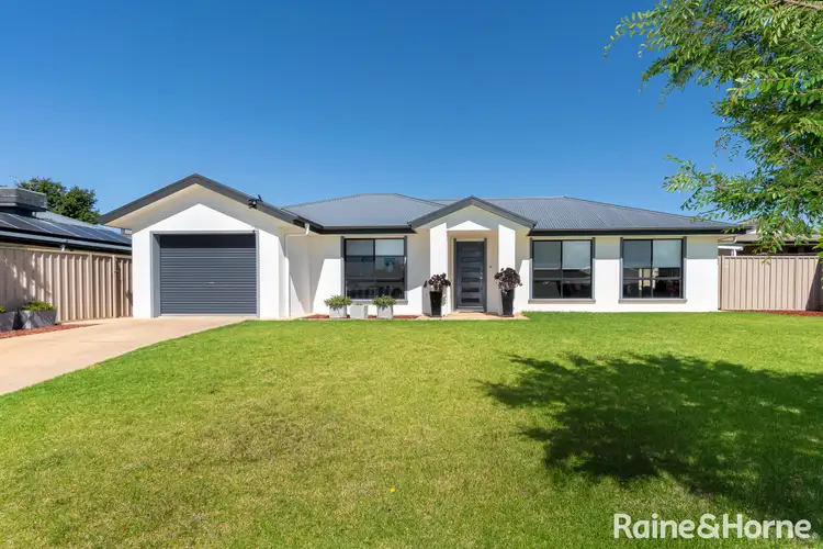5 Bindari Avenue, Glenfield Park NSW 2650