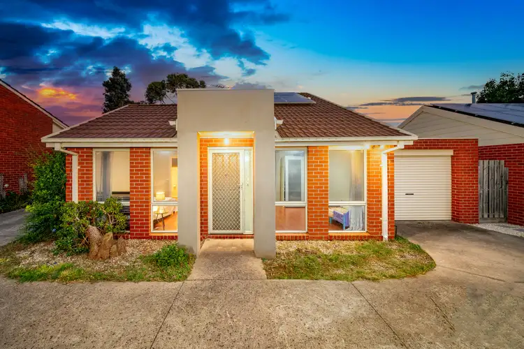 2/2 Village Drive, Hampton Park VIC 3976