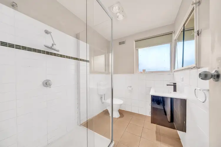Second view of Homely house listing, 3 Vanessa Drive, Hampton Park VIC 3976