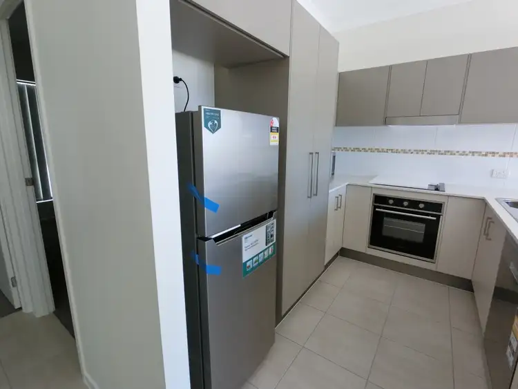 2 Lakes Entrance Drive