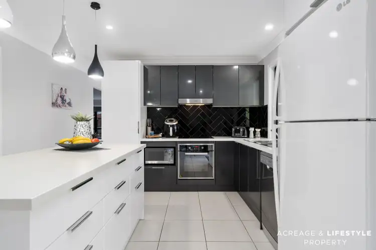 Fourth view of Homely house listing, 8 Smout Court, Sandstone Point QLD 4511