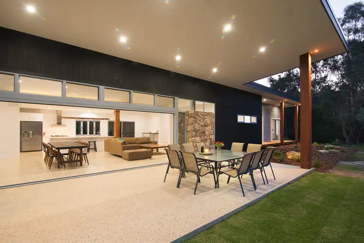 11 Lomond Court, Quindalup WA 6281