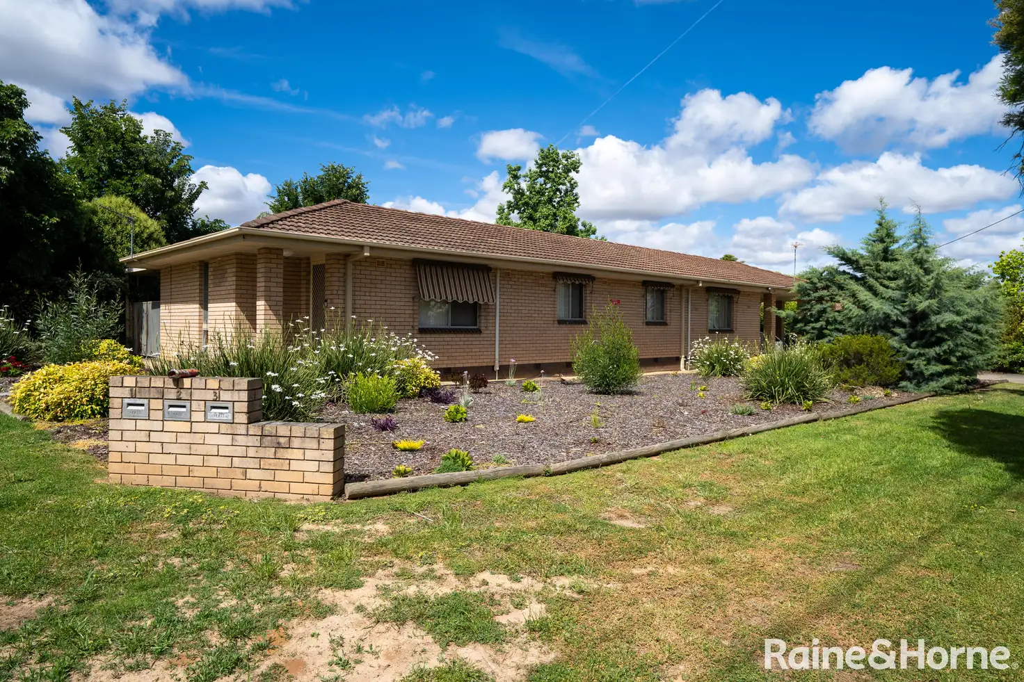 Main view of Homely unit listing, 3/2 Raye Street, Tolland NSW 2650