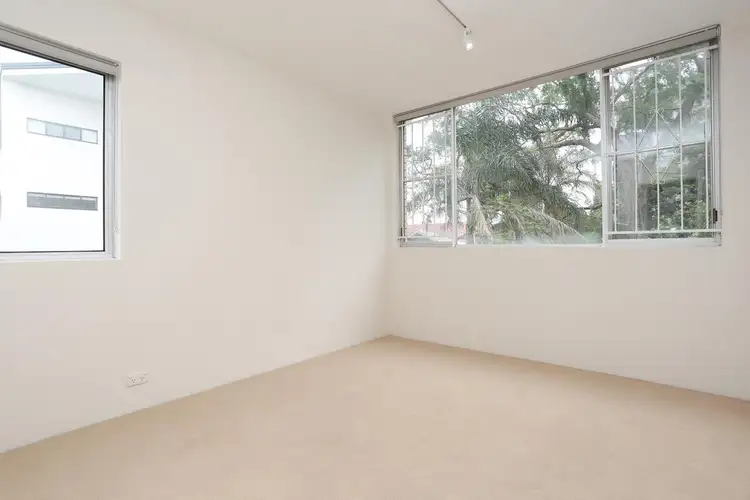 Fifth view of Homely apartment listing, 4/53 Clarence Road, Indooroopilly QLD 4068