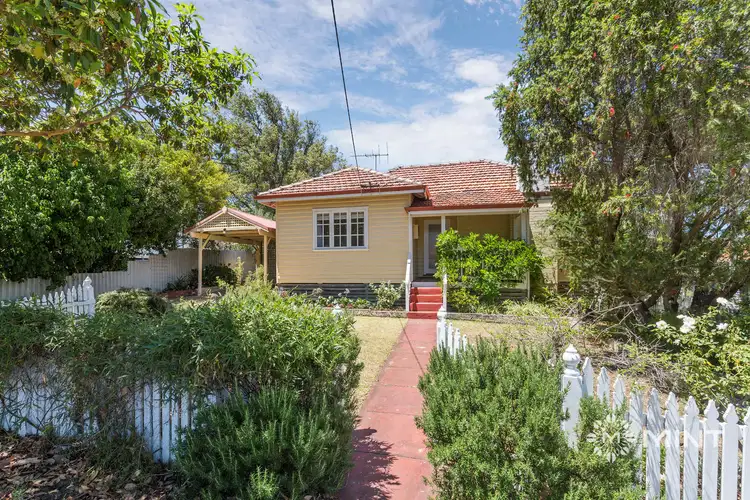 100 Zenobia Street, Palmyra WA 6157