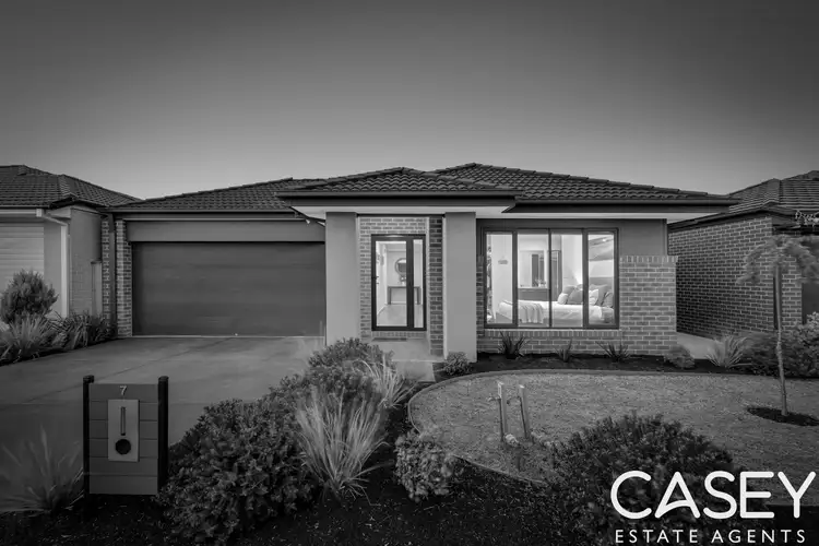 7 Grabke Avenue, Clyde North VIC 3978