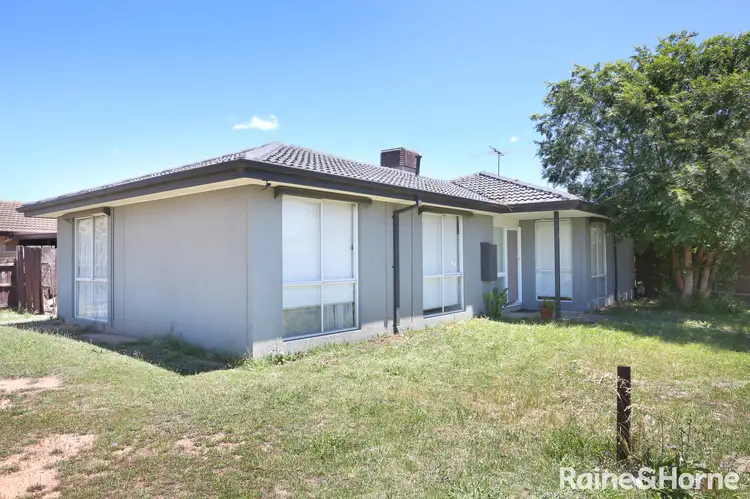 2 Navarre Court, Meadow Heights VIC 3048