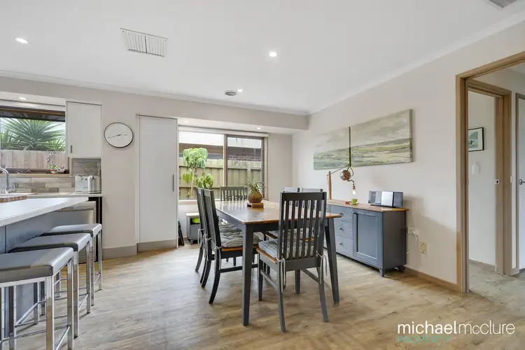 Fifth view of Homely house listing, 2 Prestwick Court, Frankston VIC 3199