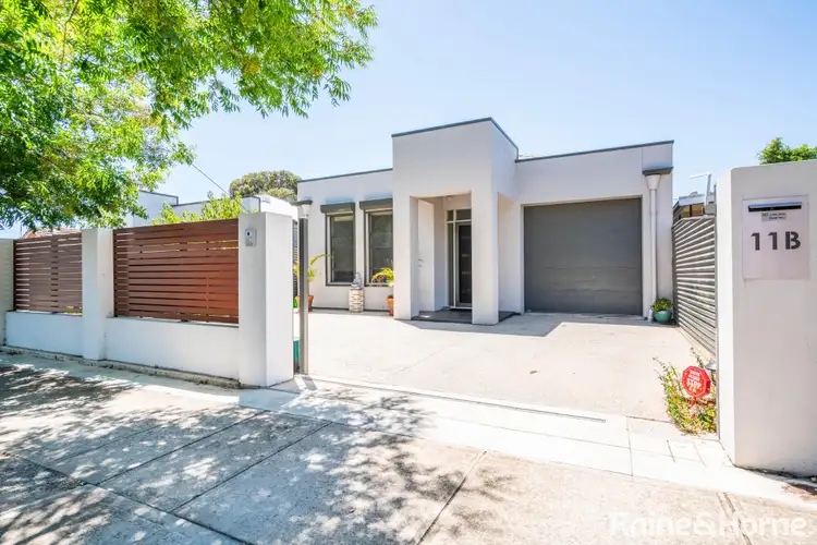 11B Reid Avenue