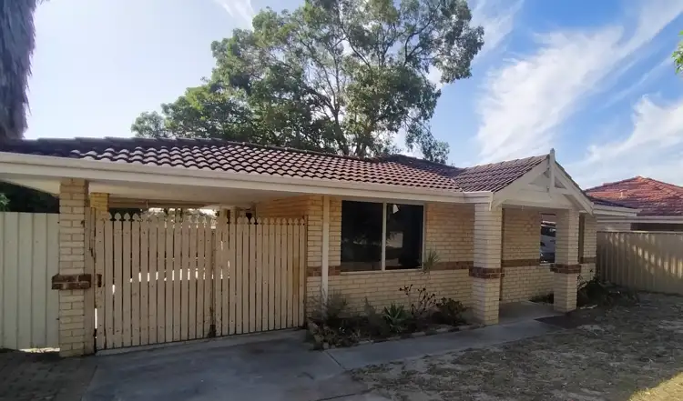 15 Edwards Entrance