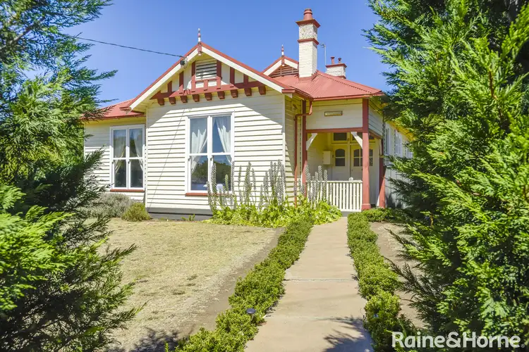 2D Mollison Street, Kyneton VIC 3444