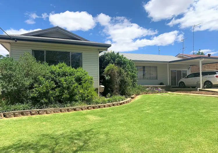 18 Hodges Street, Parkes NSW 2870