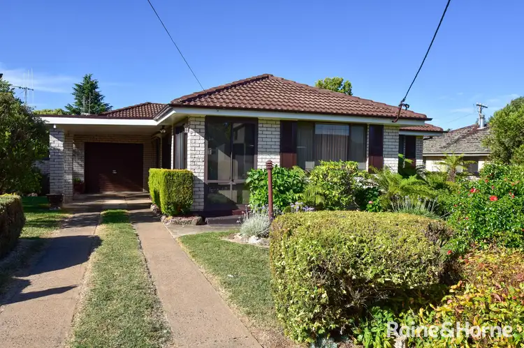 11 Endeavour Avenue, Orange NSW 2800