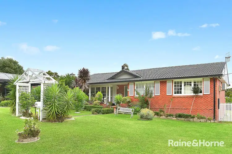 8 Taranna Crescent, Nowra NSW 2541